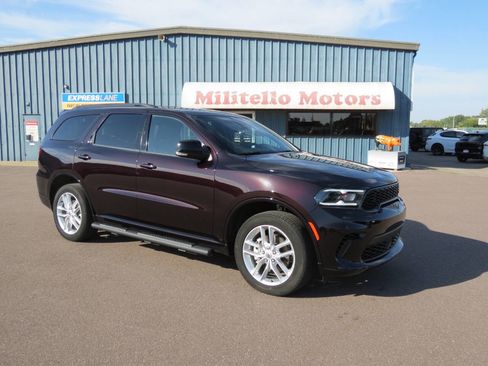 Used 2024 Dodge Durango GT image 2