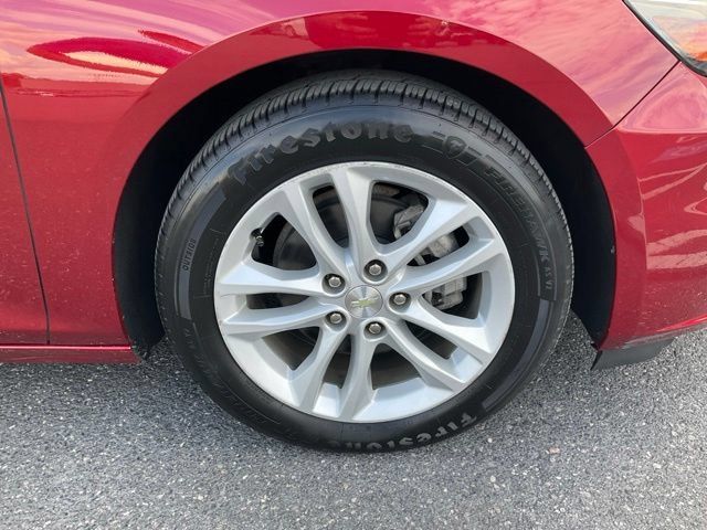 Used 2017 Chevrolet Malibu LT FWD image 18