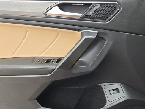 Used 2024 Volkswagen Tiguan SE R-Line w/ MDO Package, Three-Row image 25