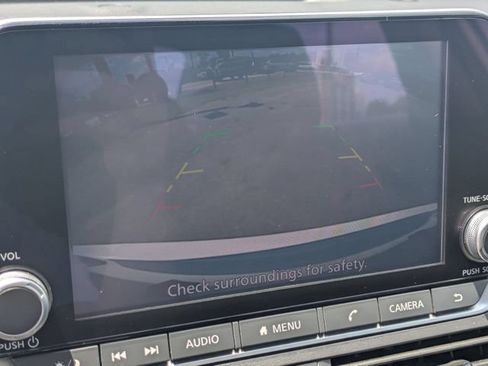Used 2025 Nissan Altima 2.5 SV FWD image 22