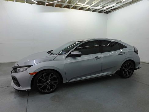 Used 2019 Honda Civic Sport Touring image 8