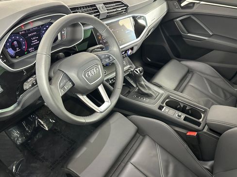Used 2025 Audi Q3 2.0T Premium w/ Convenience Package image 9