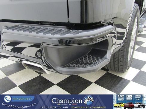Used 2021 Chevrolet Silverado 1500 High Country image 14