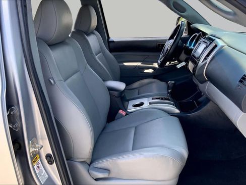 Used 2014 Toyota Tacoma PreRunner w/ Limited Package RWD image 8