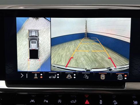 Used 2025 GMC Sierra 1500 Elevation w/ Elevation Premium Package image 11