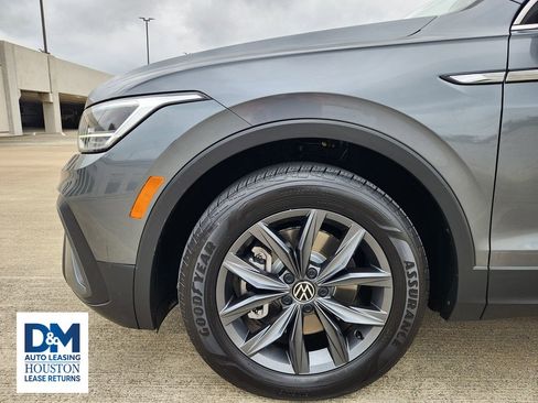 Used 2022 Volkswagen Tiguan SE FWD image 4