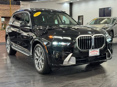 Used 2023 BMW X7 xDrive40i w/ Premium Package AWD/4WD image 11