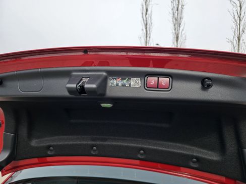 Used 2025 Mercedes-Benz C 300 4MATIC Sedan image 24