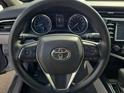 Used 2018 Toyota Camry LE image 23