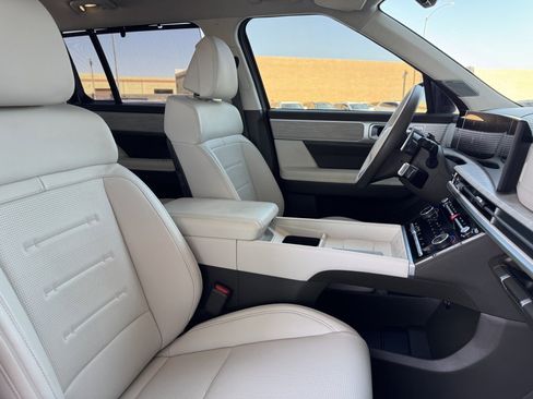 Used 2024 Hyundai Santa Fe Calligraphy image 46