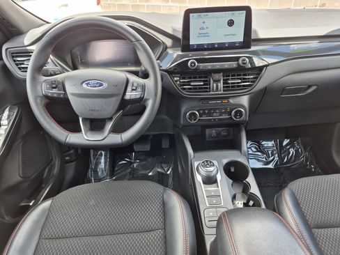 Used 2025 Ford Escape ST-Line image 18