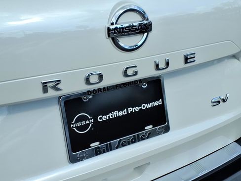 Certified 2021 Nissan Rogue SV image 32