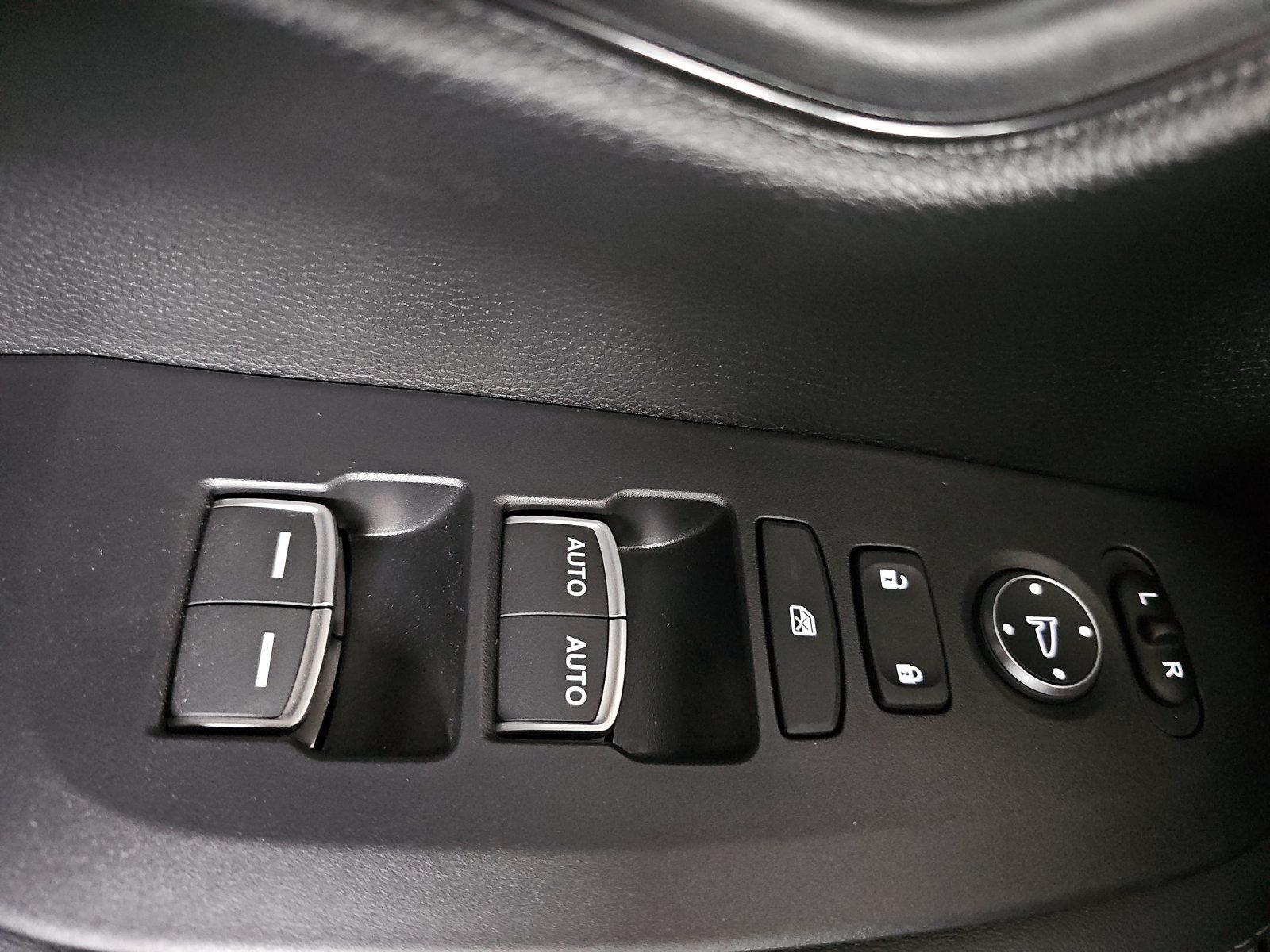 New 2027 Honda HR-V EX-L image 28