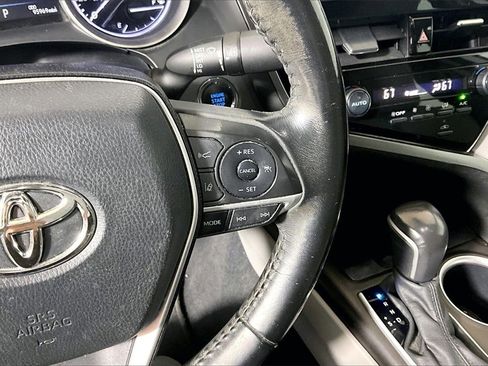 Used 2021 Toyota Camry XLE image 15