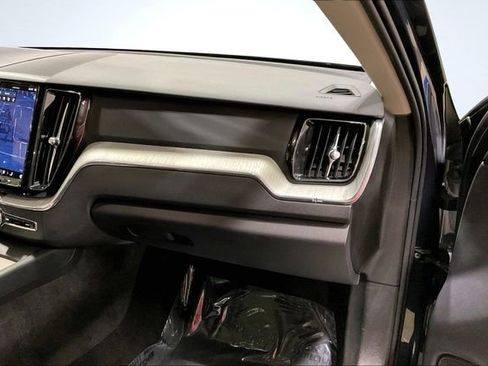 Certified 2025 Volvo XC60 B5 Plus image 18