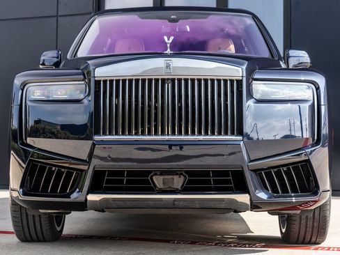 New 2026 Rolls-Royce Cullinan AWD/4WD image 7