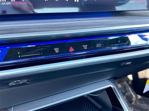 Certified 2024 BMW i7 xDrive60 image 32