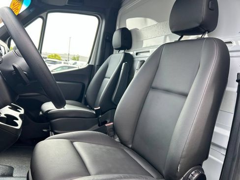 Used 2024 Mercedes-Benz Sprinter 3500 image 10