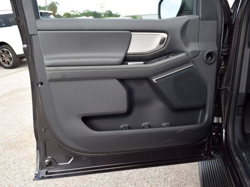 New 2026 Ford Expedition Active RWD image 17