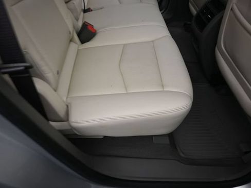 Used 2017 Cadillac XT5 Luxury w/ Driver Awareness Package AWD/4WD image 27