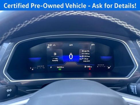Certified 2023 Volkswagen Tiguan SE w/ Panoramic Sunroof Package AWD/4WD image 12