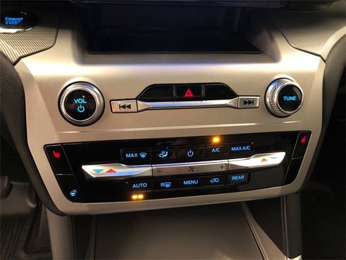 Used 2022 Ford Explorer XLT w/ Equipment Group 202A image 22