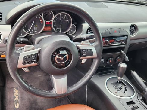 Used 2008 MAZDA MX-5 Miata Grand Touring w/ Premium Pkg RWD image 28