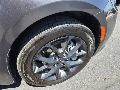 Used 2023 Chrysler Pacifica Limited w/ Uconnect Theater Family Group AWD/4WD image 7