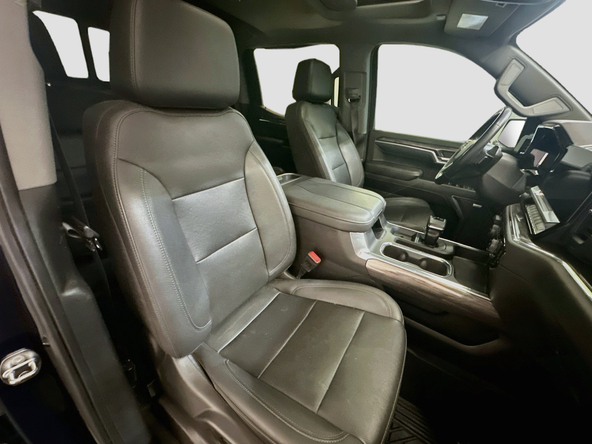 Used 2023 Chevrolet Silverado 1500 LTZ w/ LTZ Premium Package AWD/4WD image 33