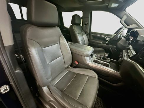 Used 2023 Chevrolet Silverado 1500 LTZ w/ LTZ Premium Package AWD/4WD image 33