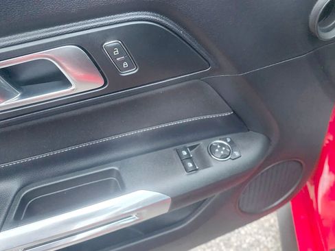 Used 2019 Ford Mustang GT RWD image 13