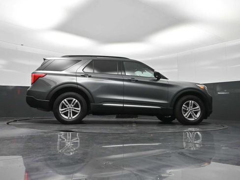 Used 2023 Ford Explorer XLT w/ Equipment Group 202A image 40