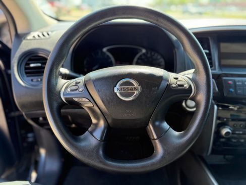 Used 2014 Nissan Pathfinder S AWD/4WD image 24