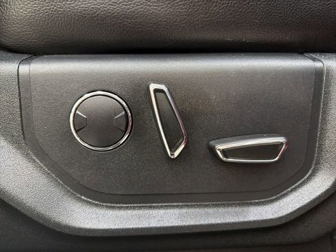 Used 2018 Ford F250 Lariat w/ Chrome Package image 29