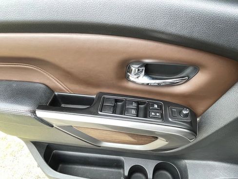 Used 2019 Nissan Titan Platinum Reserve w/ Platinum Utility Package AWD/4WD image 13