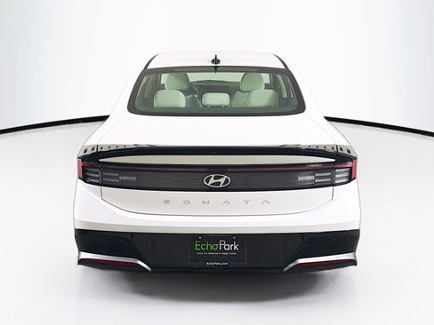 Used 2025 Hyundai Sonata SEL FWD image 7