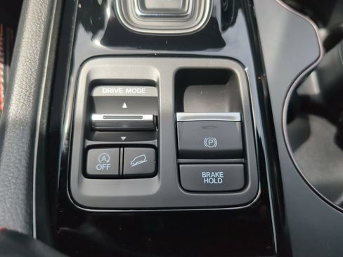 Used 2025 Honda Pilot TrailSport image 29