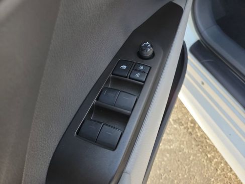 Used 2021 Toyota Camry SE image 15