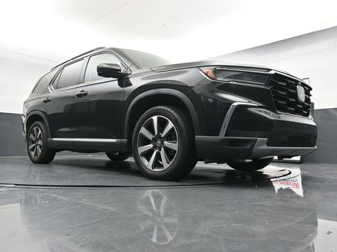 Used 2023 Honda Pilot Elite image 40