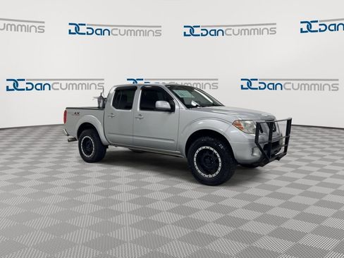 Used 2009 Nissan Frontier PRO-4X w/ Technology Pkg AWD/4WD image 2