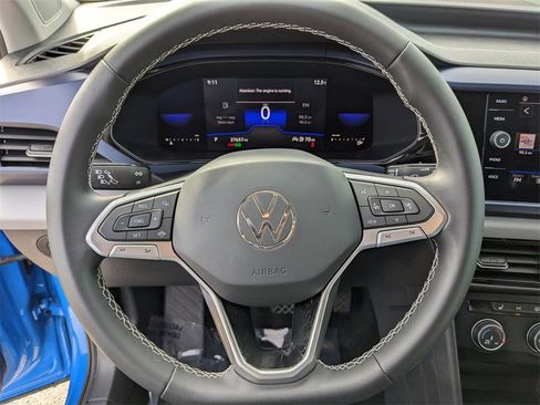 Certified 2022 Volkswagen Taos SE image 29
