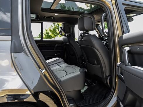 New 2026 Land Rover Defender 110 X-Dynamic SE AWD/4WD image 45