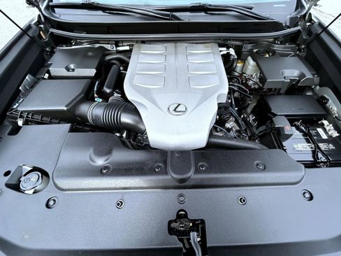 Used 2016 Lexus GX 460 image 26