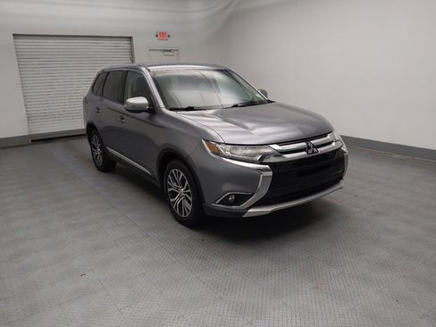 Used 2016 Mitsubishi Outlander SE image 13