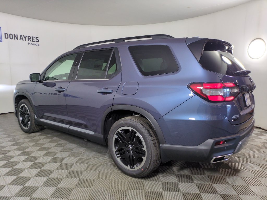 New 2026 Honda Pilot Touring image 3