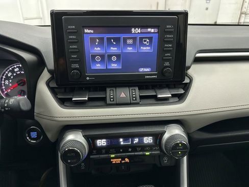 Used 2021 Toyota RAV4 XLE Premium image 15