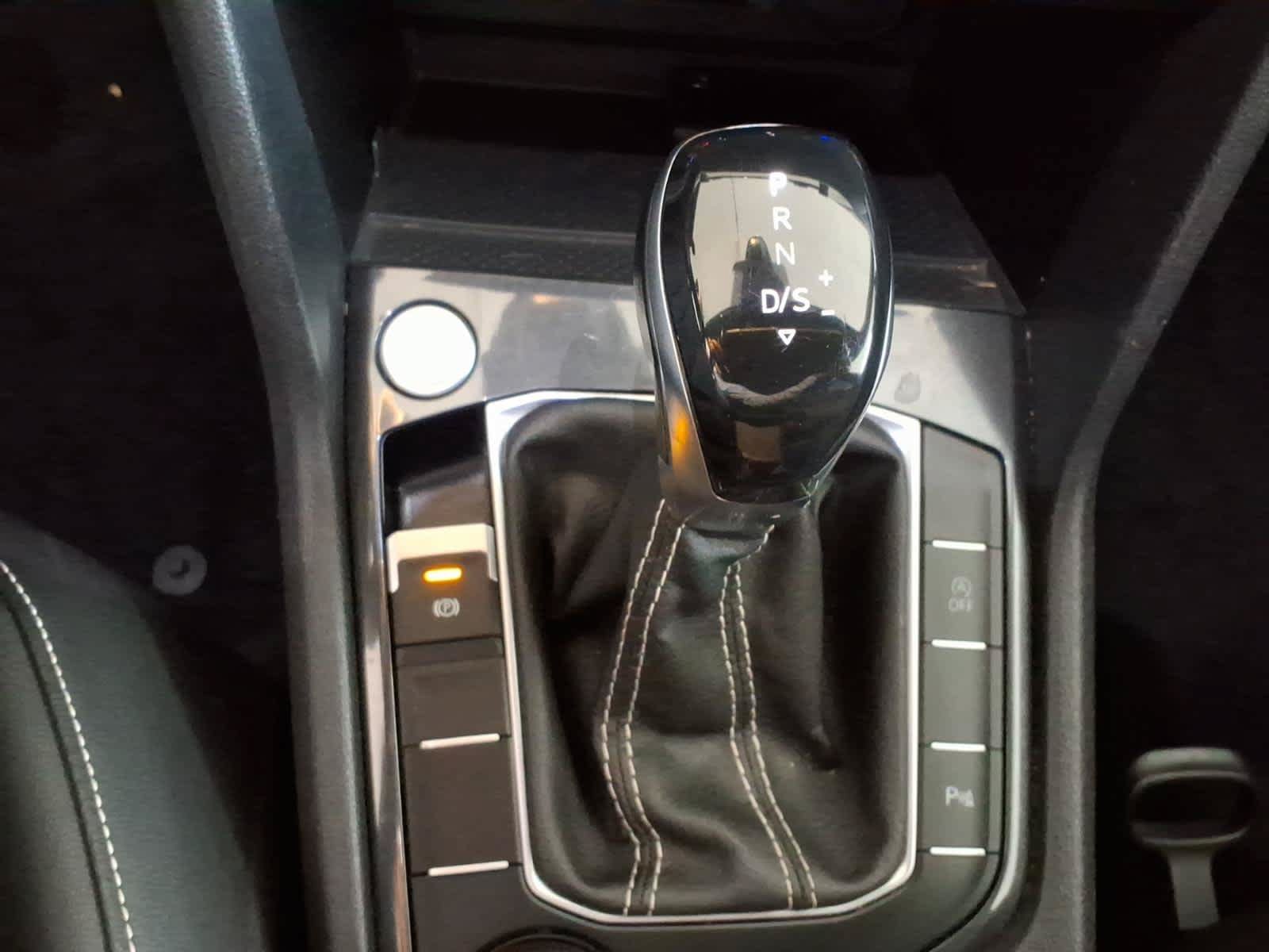 Used 2023 Volkswagen Tiguan SE R-Line AWD/4WD image 23