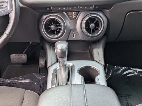 Used 2019 Chevrolet Blazer LT FWD image 20