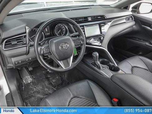 Used 2019 Toyota Camry SE FWD image 17