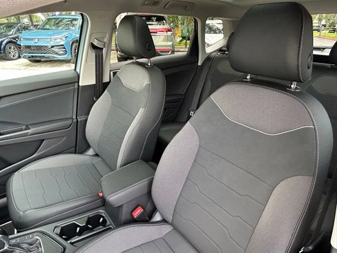 New 2026 Volkswagen Taos SE FWD image 18